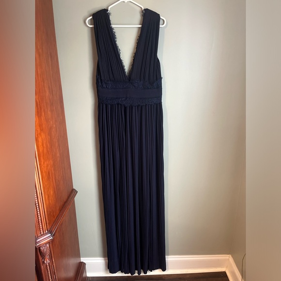 ASOS premium lace pleated maxi dress, navy Blue, deep V neck! Floor length dress - Picture 7 of 8